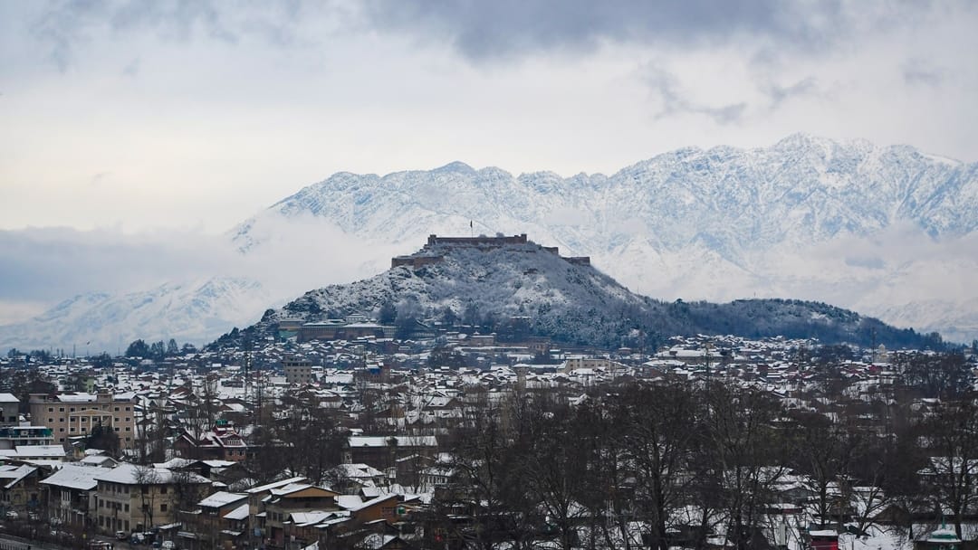 Weather Update IMD alert rain heavy snowfall in Himachal Pradesh, Uttarakhand, Jammu Kashmir and Ladakh