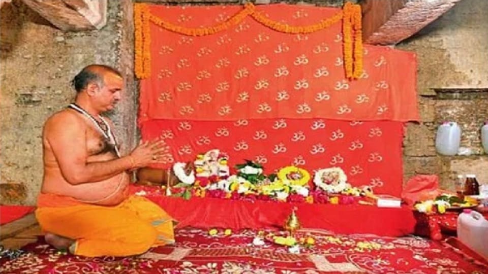 Gyanvapi: Walls washed with Ganga water, worship for 45 minutes at midnight