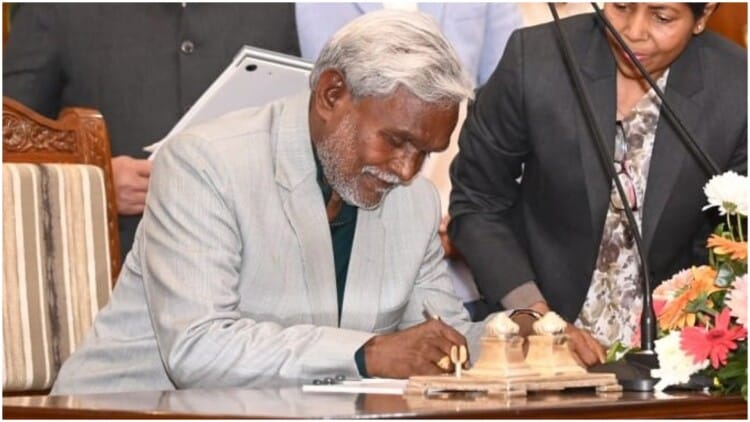 Champai Soren Oath Taking Ceremony As Jharkhand Chief Minister Will Have To Prove Majority In 10 Days – Amar Ujala Hindi News Live