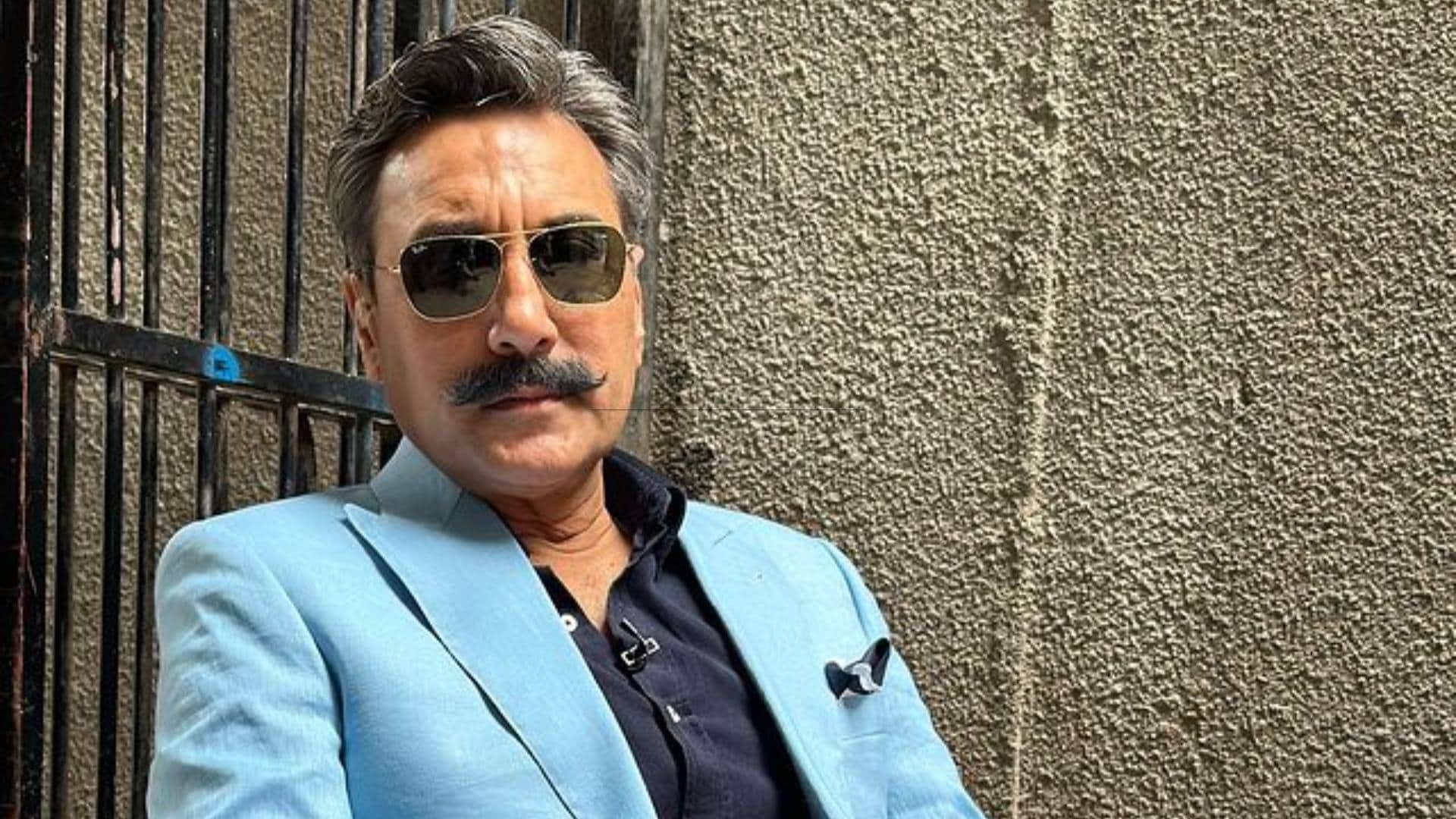 Pakistani Actor Adnan Siddiqui Reviews Hrithik Roshan Deepika Padukone Fighter and Called film a Big Flop