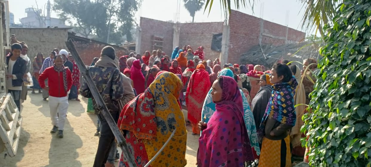 Married woman death under suspicious circumstances in azamgarh