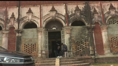 Bihar News : Darbhanga Maharaj's manager sold the trust land, got jamabandi.also stolen jewelery.