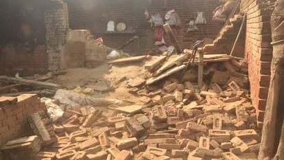 Sambhal: Kutcha house collapsed after rain, woman died after getting buried under debris
