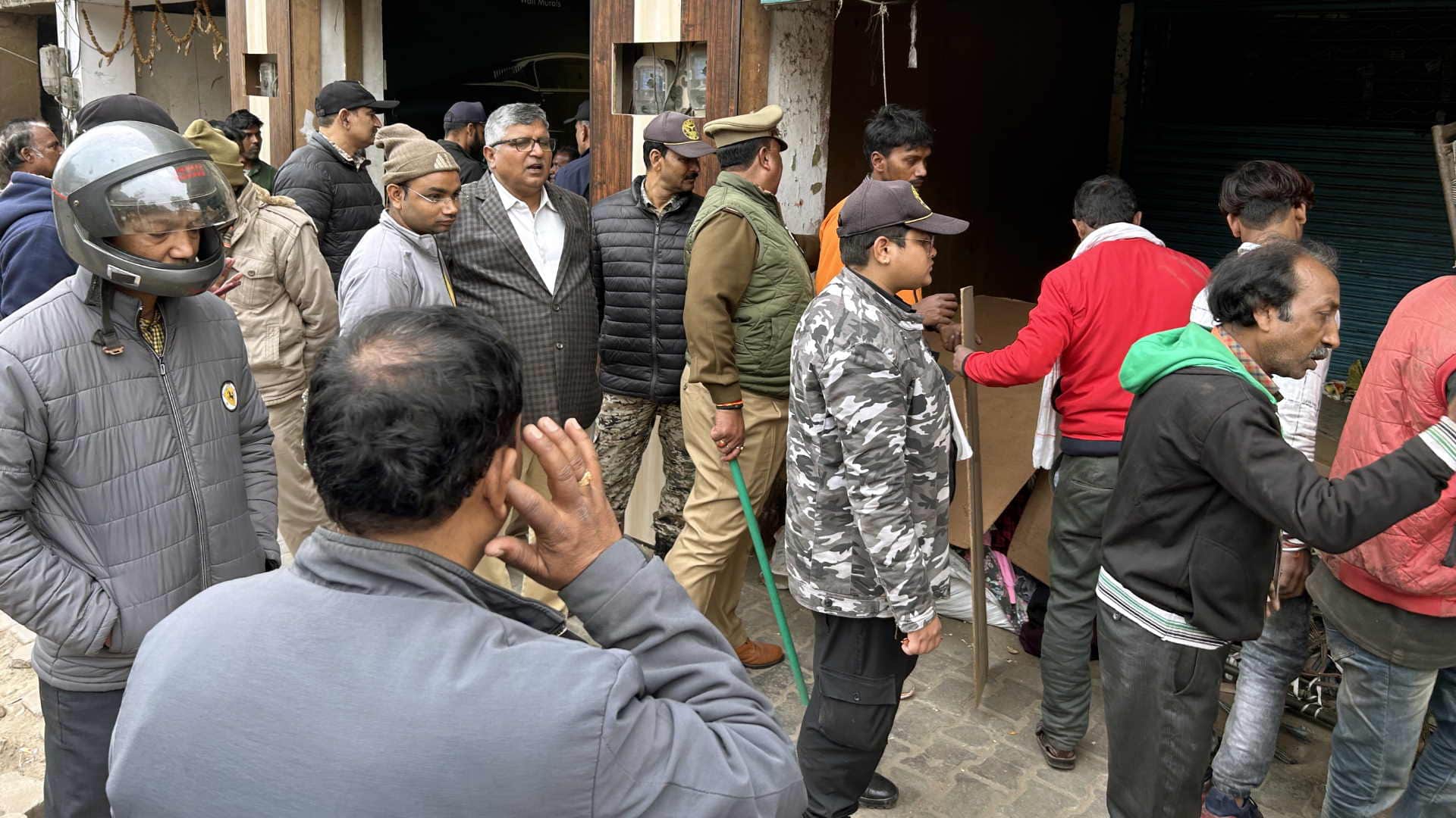 Bulldozer started: Townhall corridor vacated...Golghar still left