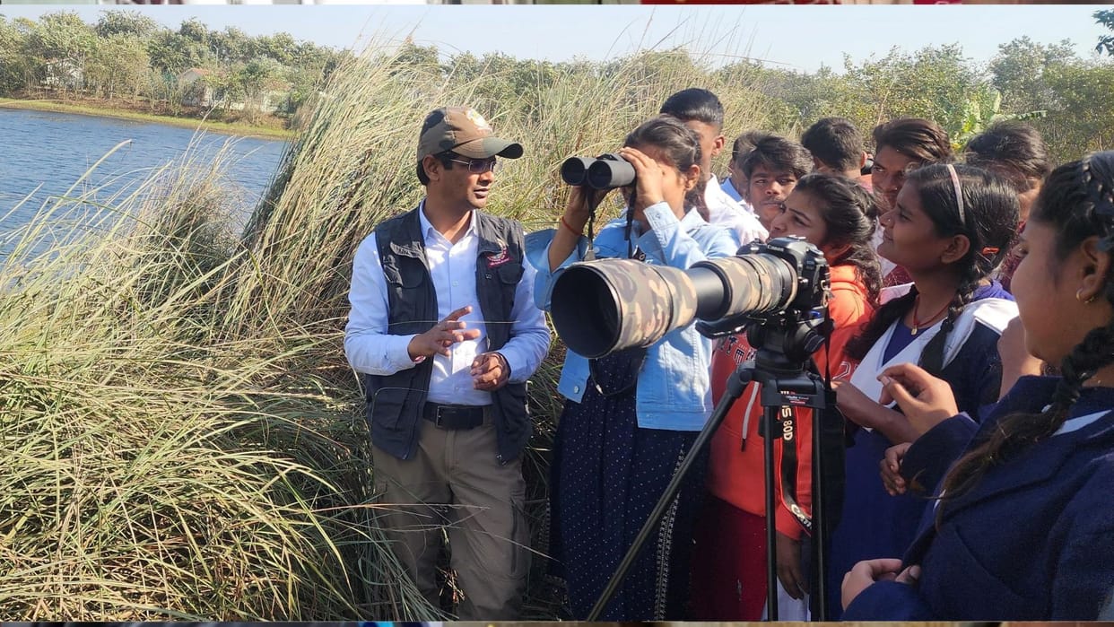 Gorakhpur Zoo: Bird lovers enjoyed nature trail and bird watching with students on World Wetland Day
