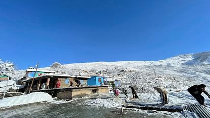 Himachal  Weather opened after snowfall, but difficulties increased, many roads and  power transformers stalle