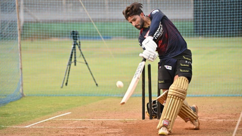 cricketer rajat patidar indore news