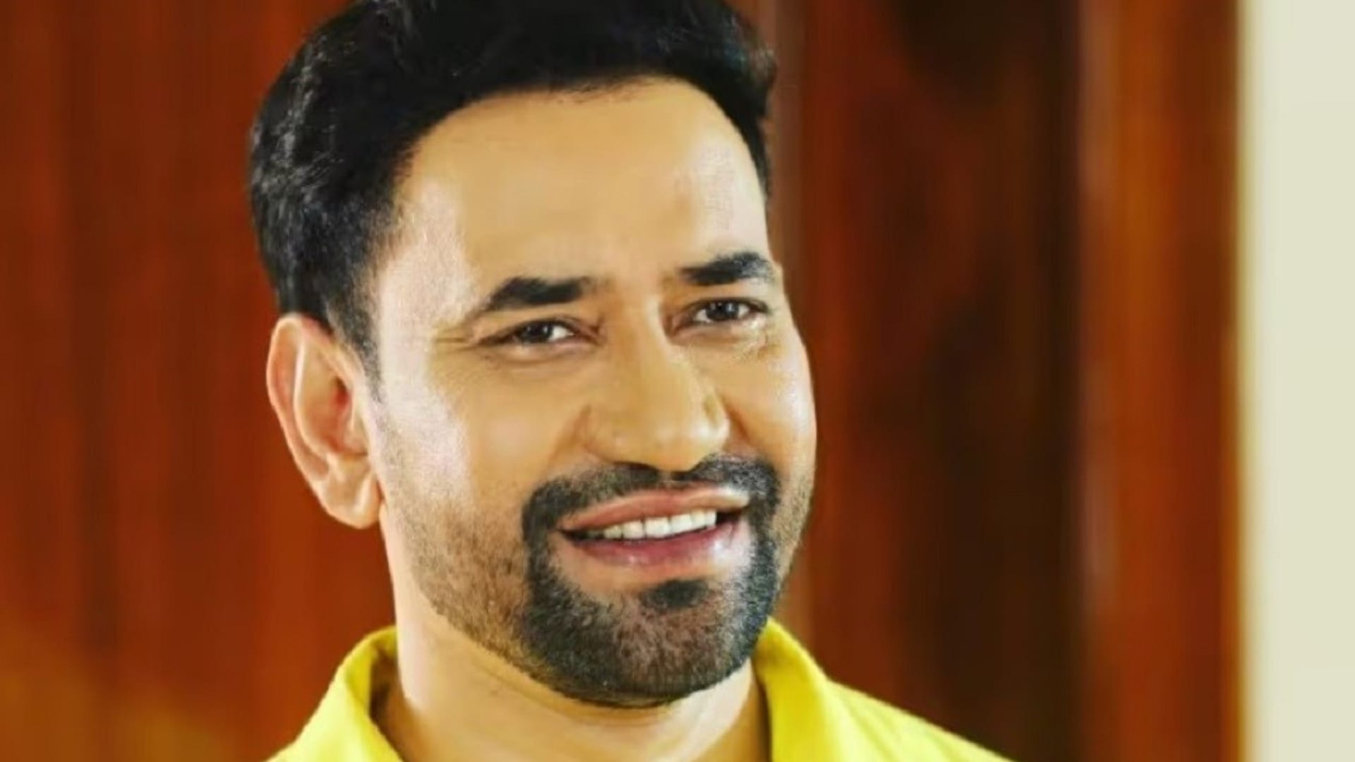 Film Nirahua Hazir Ho first look release on bhojpuri actor dinesh lal yadav nirahua 45 birthday Priyanka Rewri