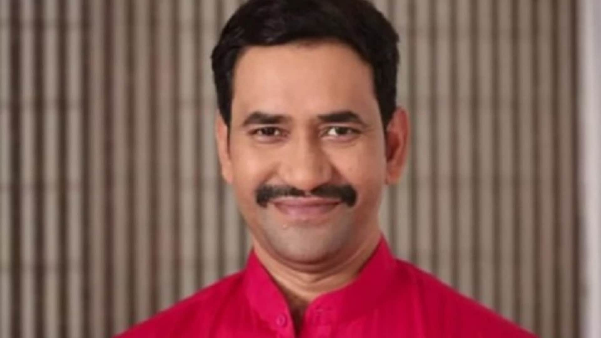 Film Nirahua Hazir Ho first look release on bhojpuri actor dinesh lal yadav nirahua 45 birthday Priyanka Rewri