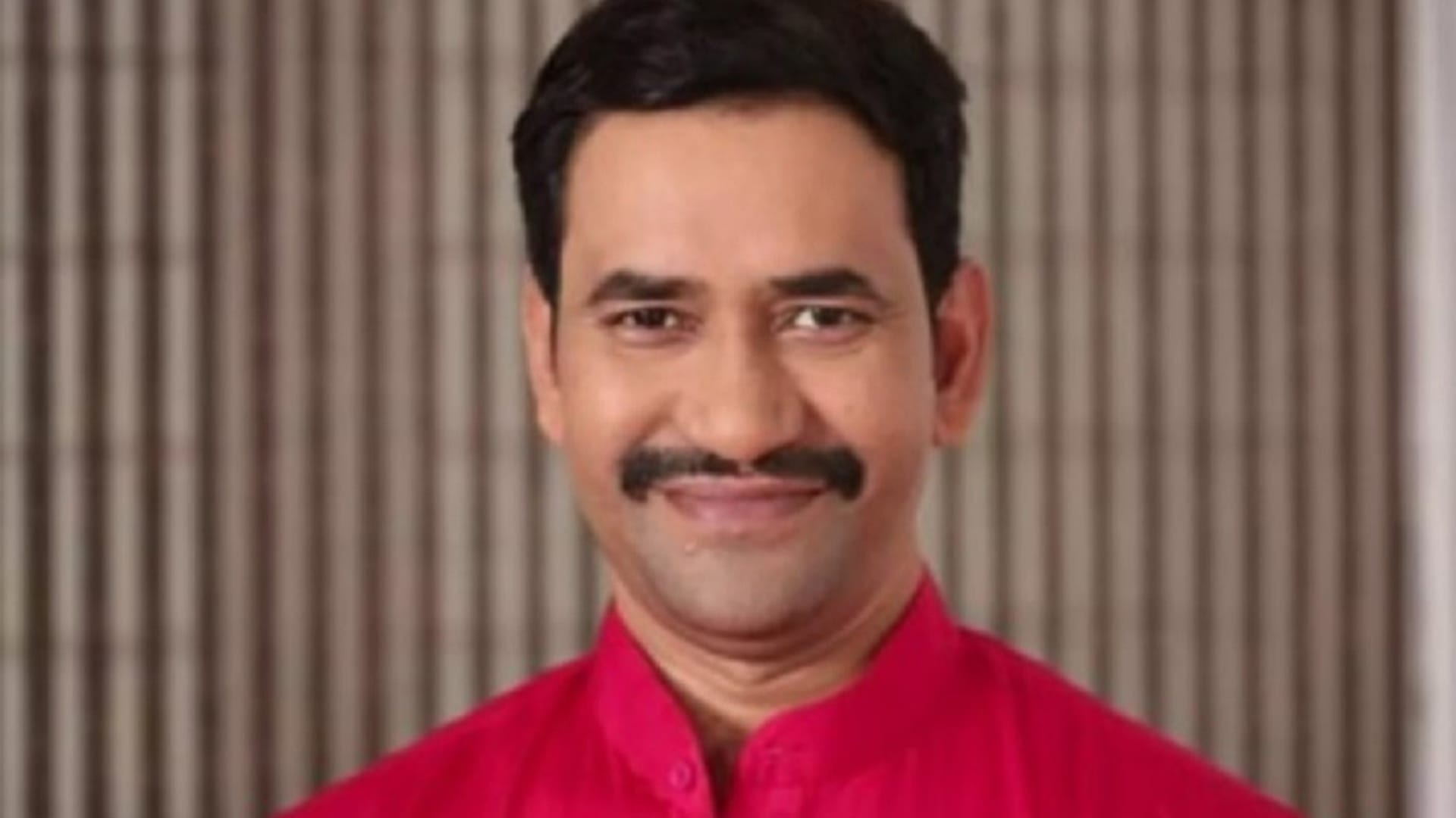 Film Nirahua Hazir Ho first look release on bhojpuri actor dinesh lal yadav nirahua 45 birthday Priyanka Rewri