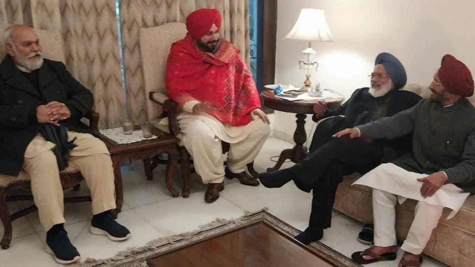 Navjot Sidhu not participating in meetings being organized by Punjab Congress