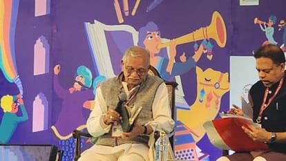 JLF में गुलजार