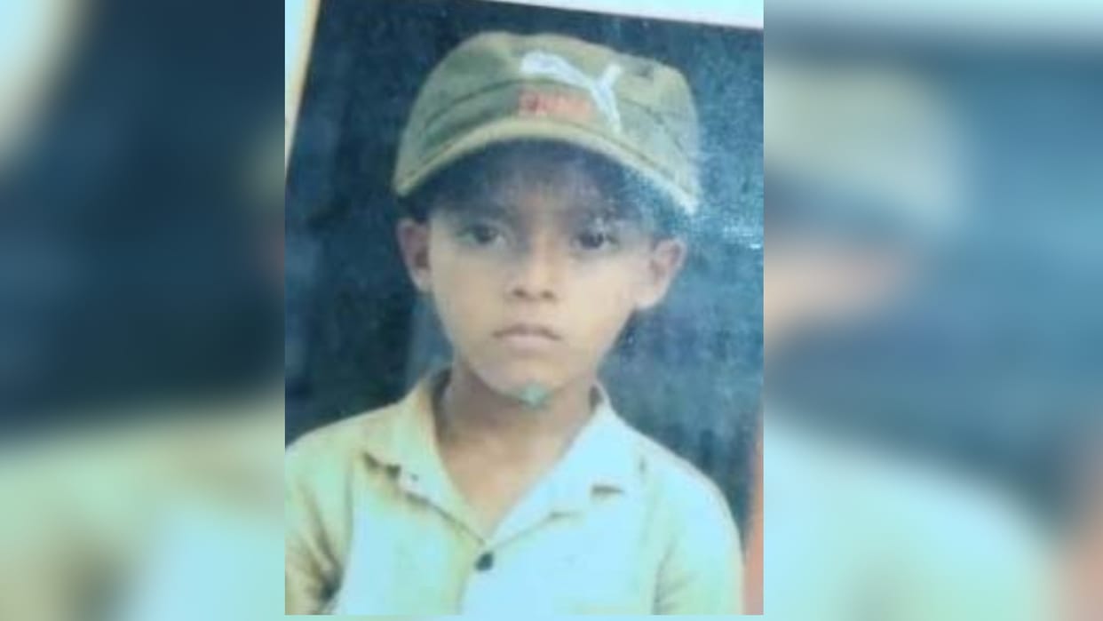 Ten year old child died due to Chinese Manjha, accident happened on the highway