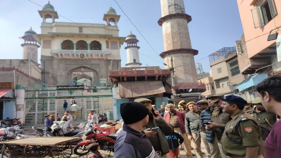 Shahi Idgah Masjid police returned namazi without Aadhaar card strict security maintained