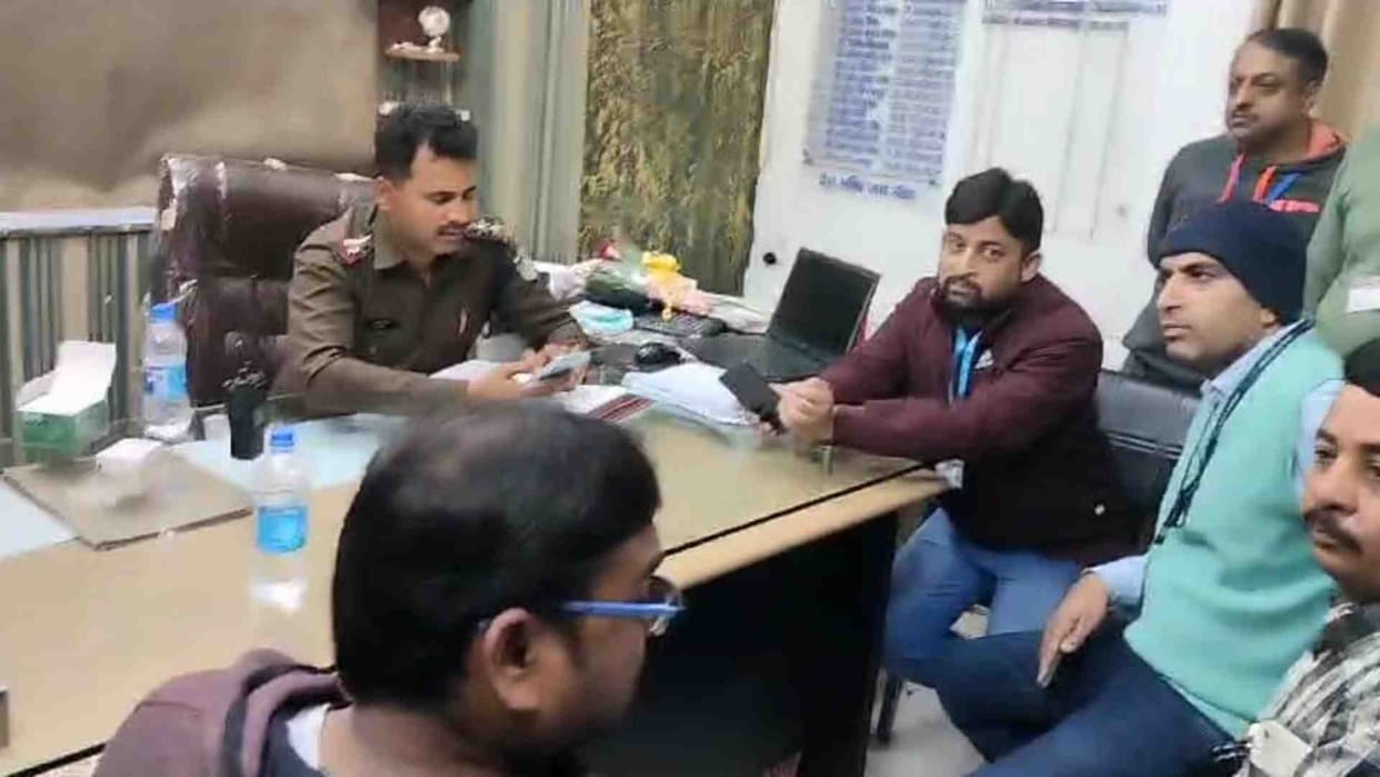 Damoh: Threatened to kill civil surgeon if wardboy was removed from job