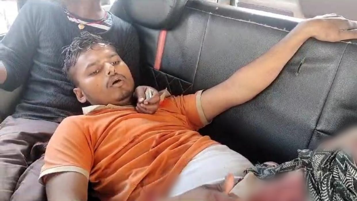 Sitamarhi: Robbers shot nozzle man of petrol pump in broad daylight, escaped after looting Rs 10 lakh