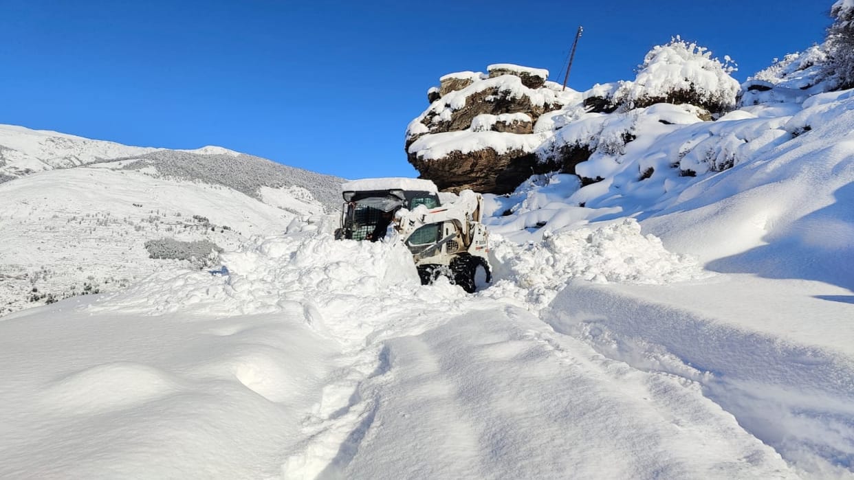 Himachal  Weather opened after snowfall, but difficulties increased, many roads and  power transformers stalle