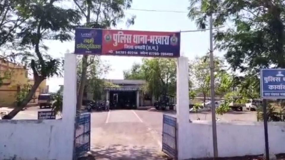 Police arrested six accused of theft in Dhamtari
