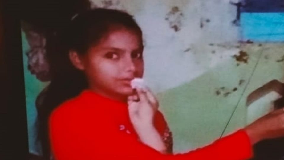 Meerut: Girl jumped into Ganganahar