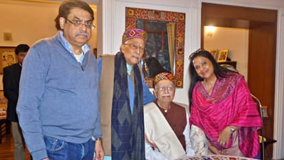 Source of inspiration..', congratulations poured in on the announcement of giving Bharat Ratna to LK Advani