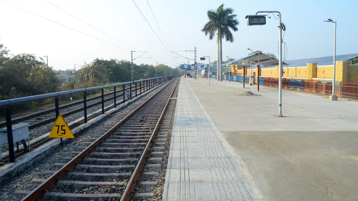 Rejuvenation work of 17 railway stations of Izzatnagar division almost complete