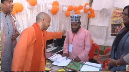 When CM Yogi patted his back after hearing Ram Bhajan from the mouth of a Muslim