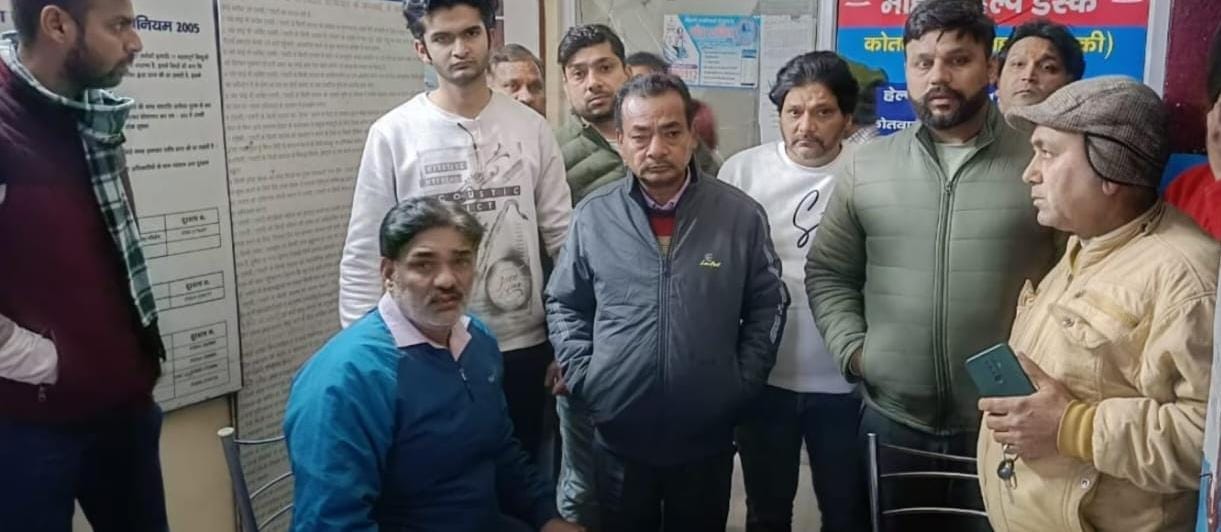 Roorkee Crime Two miscreants enter in Jewellery shop for Loot and Injured shop owner by pistol.