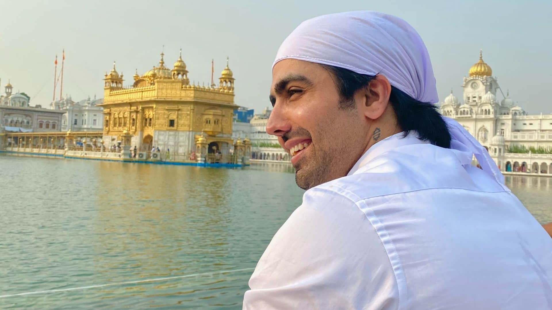diljit dosanjh garry sandhu jassi gill hardy sandhu ammy virk punjabi singers Acted in bollywood movie