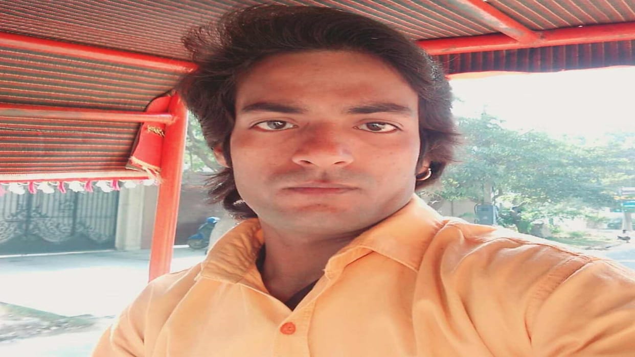 Bike riding youth dies in road accident at siddharthnagar