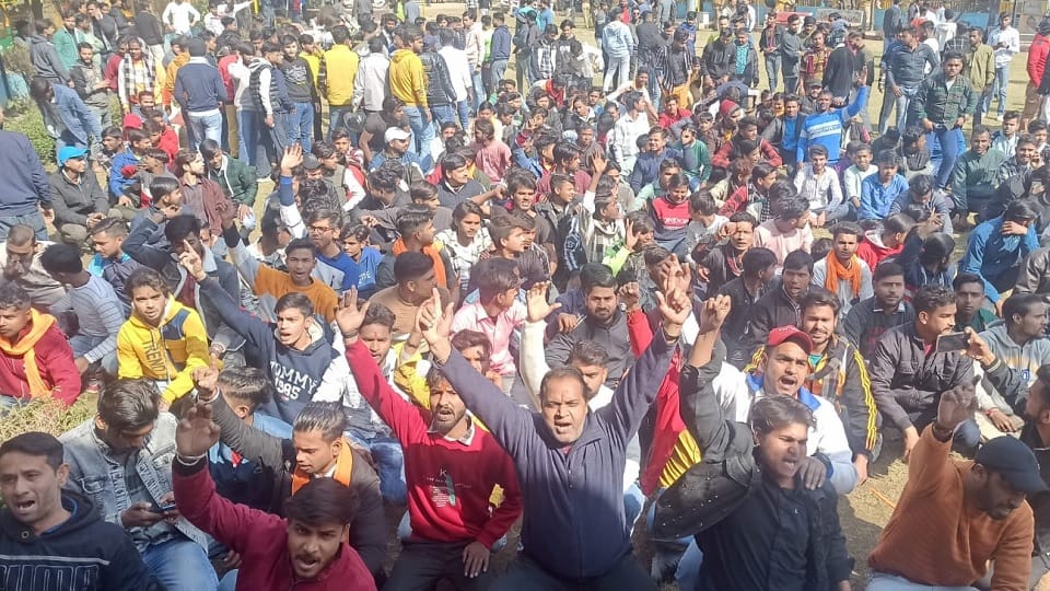 Moradabad: VHP Bajrang Dal leader jailed in cow slaughter, workers create ruckus, scuffle with police