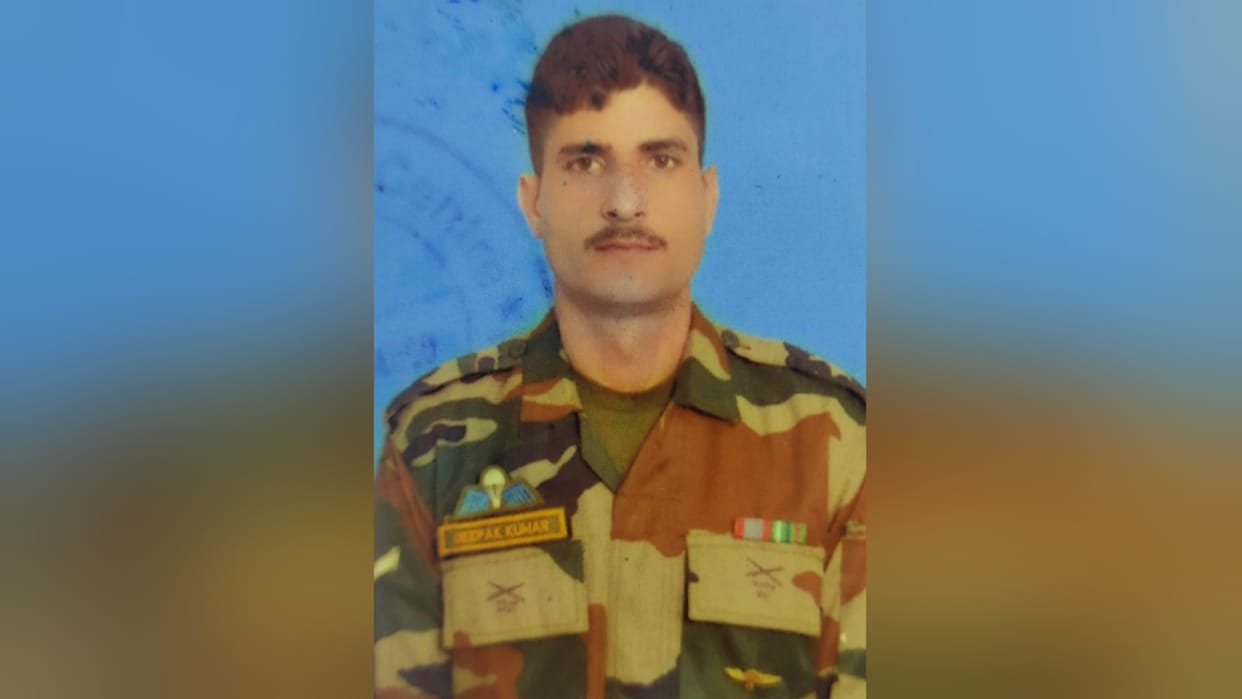 Army soldier and a youth have died in road accident in Sarurpur of Meerut