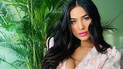 Poonam Pandey ALIVE: जिंदा है, मौत का तमाशा करने वाली पूनम पांडे, 24 घंटे के पीआर तमाशे की खुल ही गई पोल Poonam Pandey is alive actress confirm she has not died due to Cervical cancer shares video on Instagram