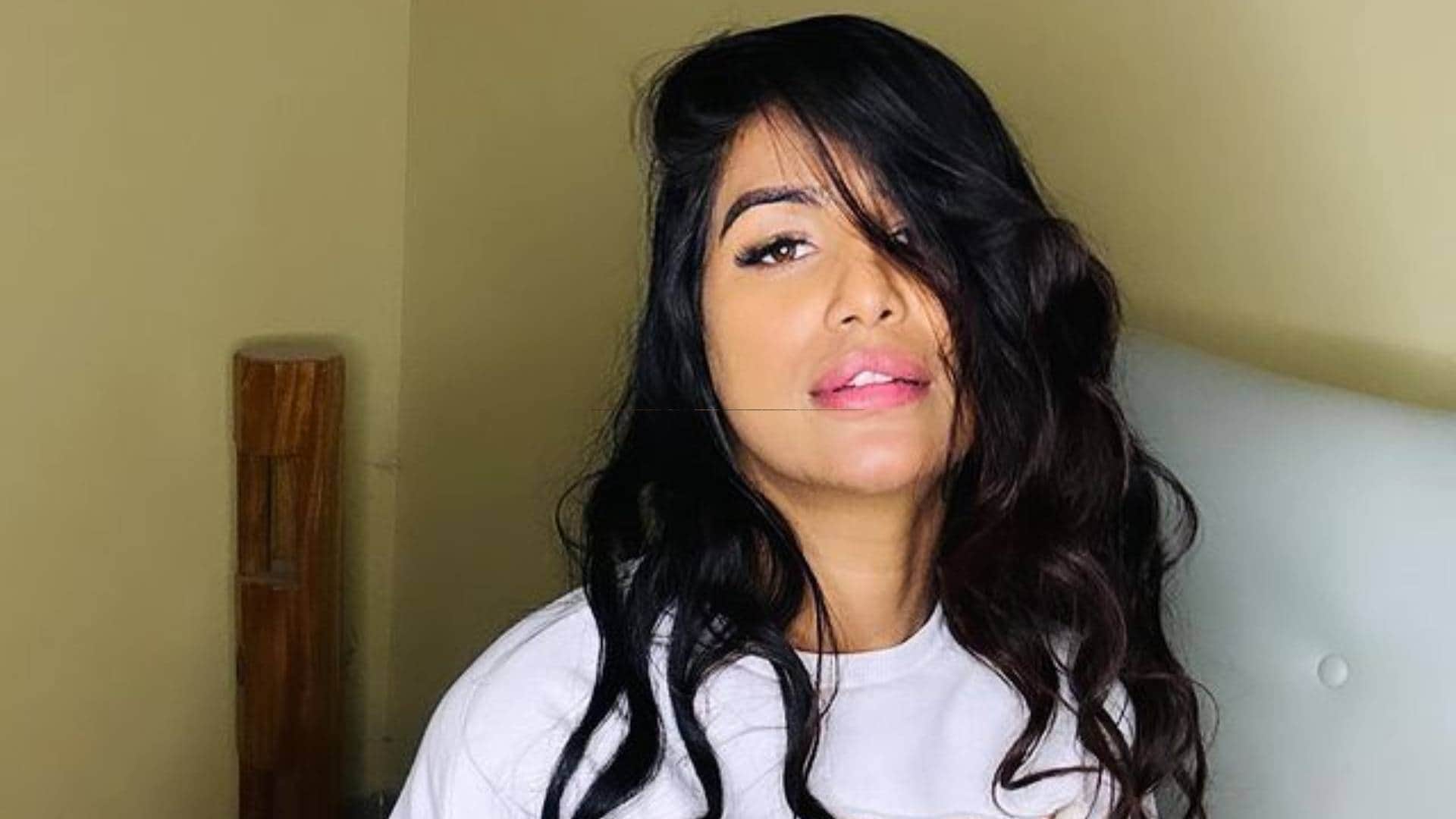 Poonam Pandey Deletes cervical cancer death fake news post shared new update people trolled actress