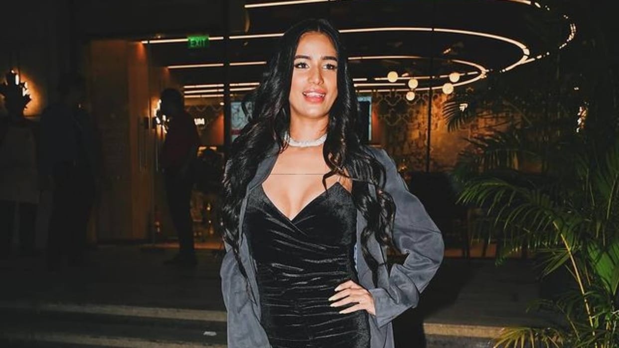 Poonam Pandey Deletes cervical cancer death fake news post shared new update people trolled actress