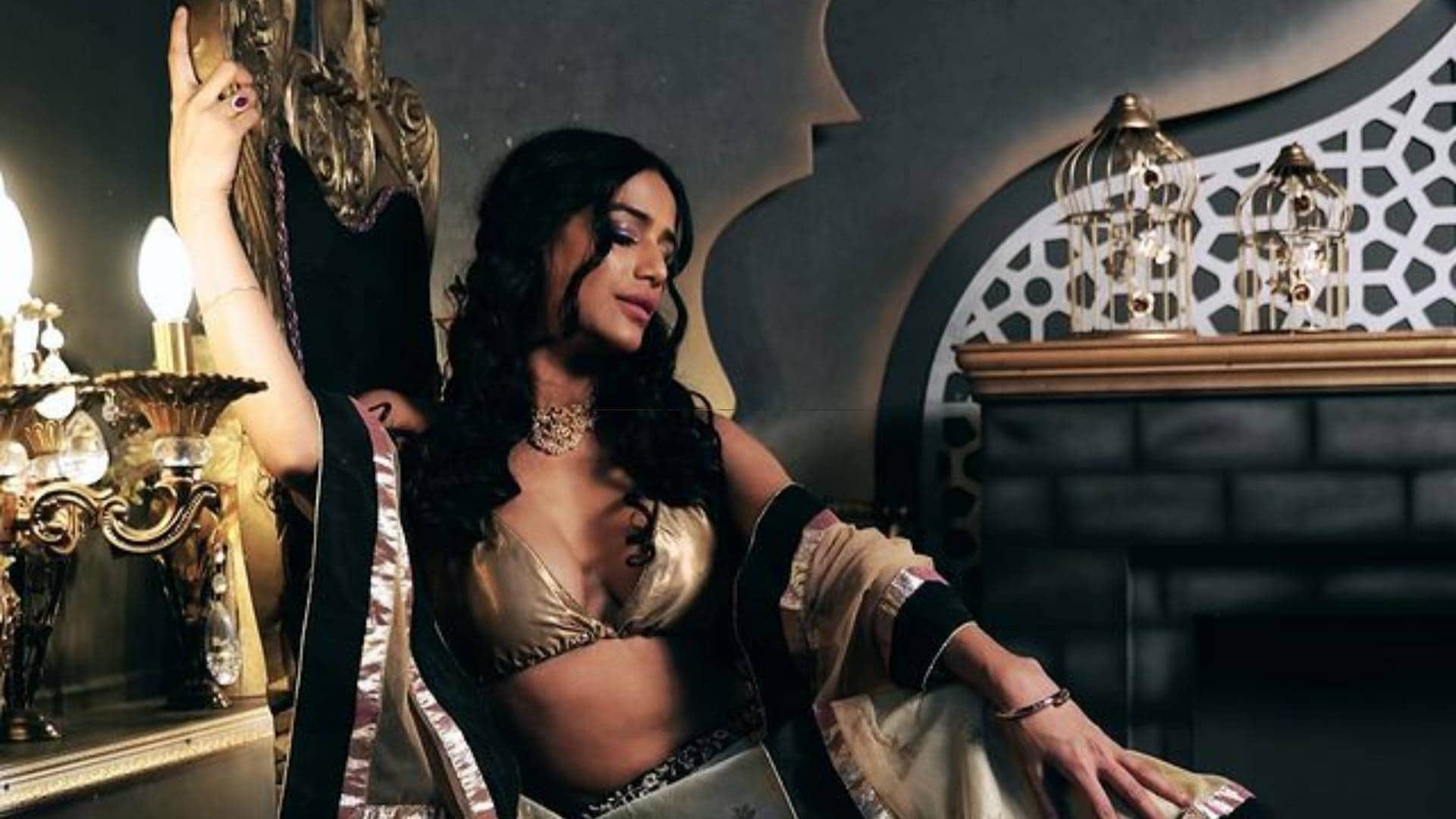 Poonam Pandey Deletes cervical cancer death fake news post shared new update people trolled actress