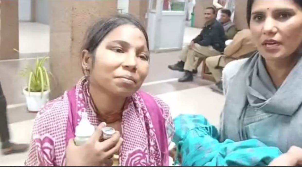 Rajasthan News: Father crossed the limits of cruelty, stabbed his own children with hot tongs