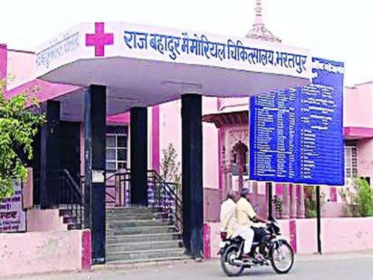 Rajasthan News: Bullion trader's throat cut after entering his shop, referred to Jaipur in critical condition