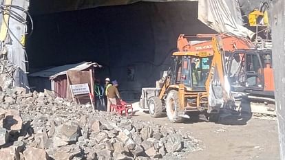 Uttarkashi Silkyara Tunnel: After the puja protective work started in Silkyara Bengal laborer returned to work