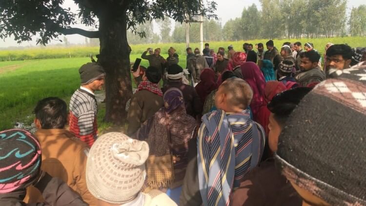 UP: फंदे से लटके मिले प्रेमी-प्रेमिका के शव, तीन दिन से गायब थे दोनों, परिजन बोले- मारकर पेड़ में लटका दिया