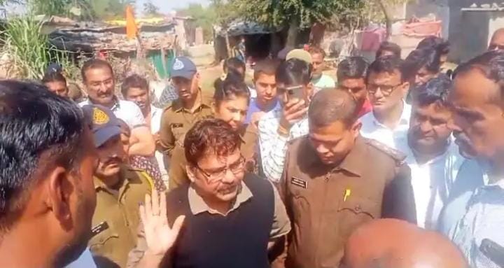 Ratlam: Elderly man dies in fight, TI-SI suspended after protest by family members, accused's house demolished