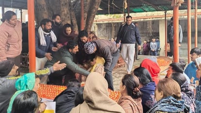Four of a family killed after truck hits their car in tikri udhampur jammu