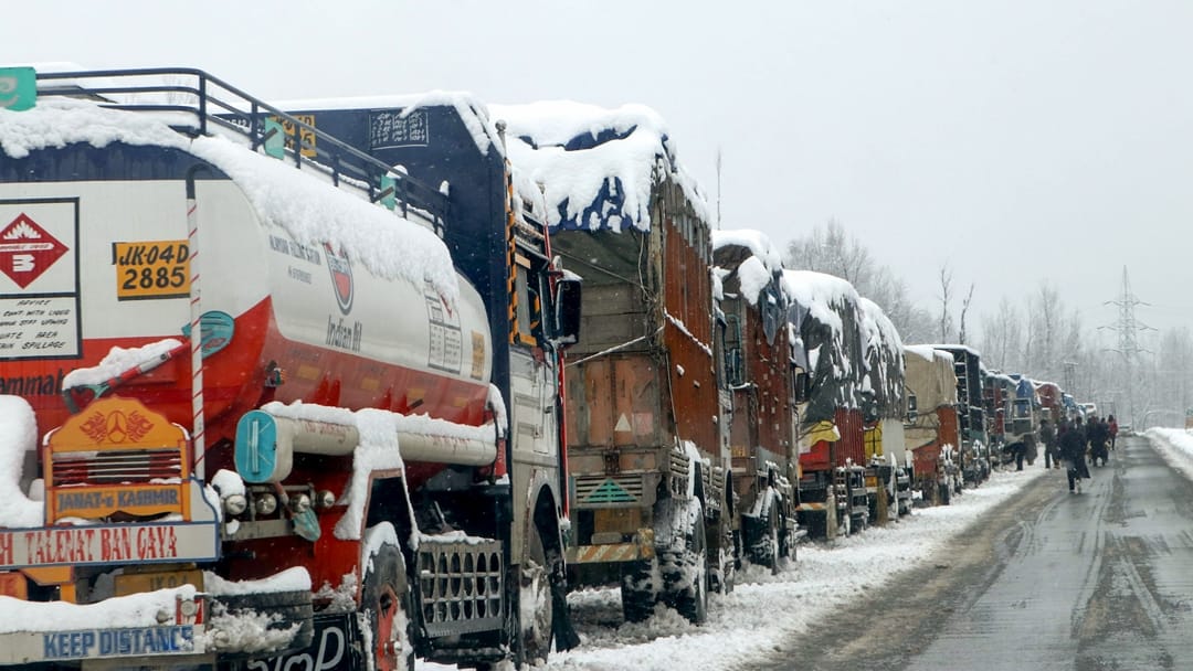 Jammu srinagar highway to remain closed on feb 6 for 24 hours from 8 am