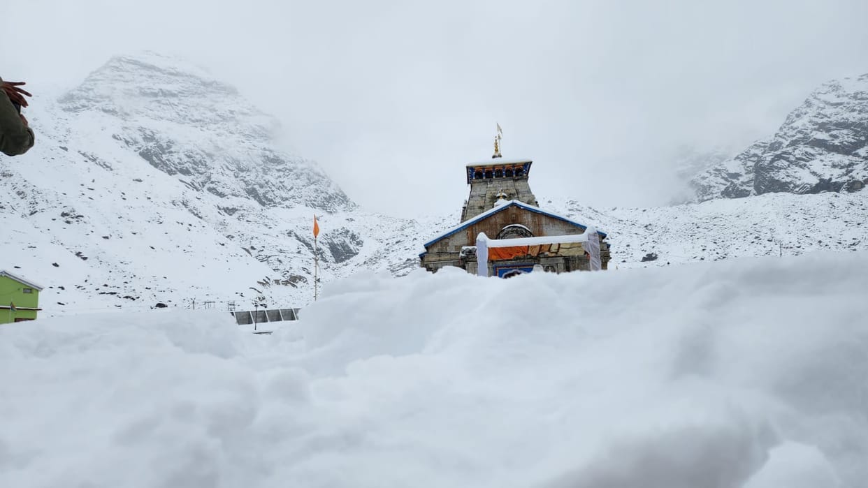 Uttarakhand Weather Fresh Snowfall at tourist places including Chardham beautiful view