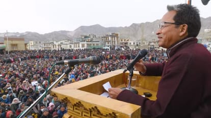 लद्दाख में फिर चढ़ा सियासी पारा: धार्मिक संगठनों के किया बंद का आह्वान, सोनम वांगचुक शुरू करेंगे आमरण अनशन Religious Bodies Call Ladakh Bandh in suppotrt on march 6 sonam Wangchuk to Go on Fast