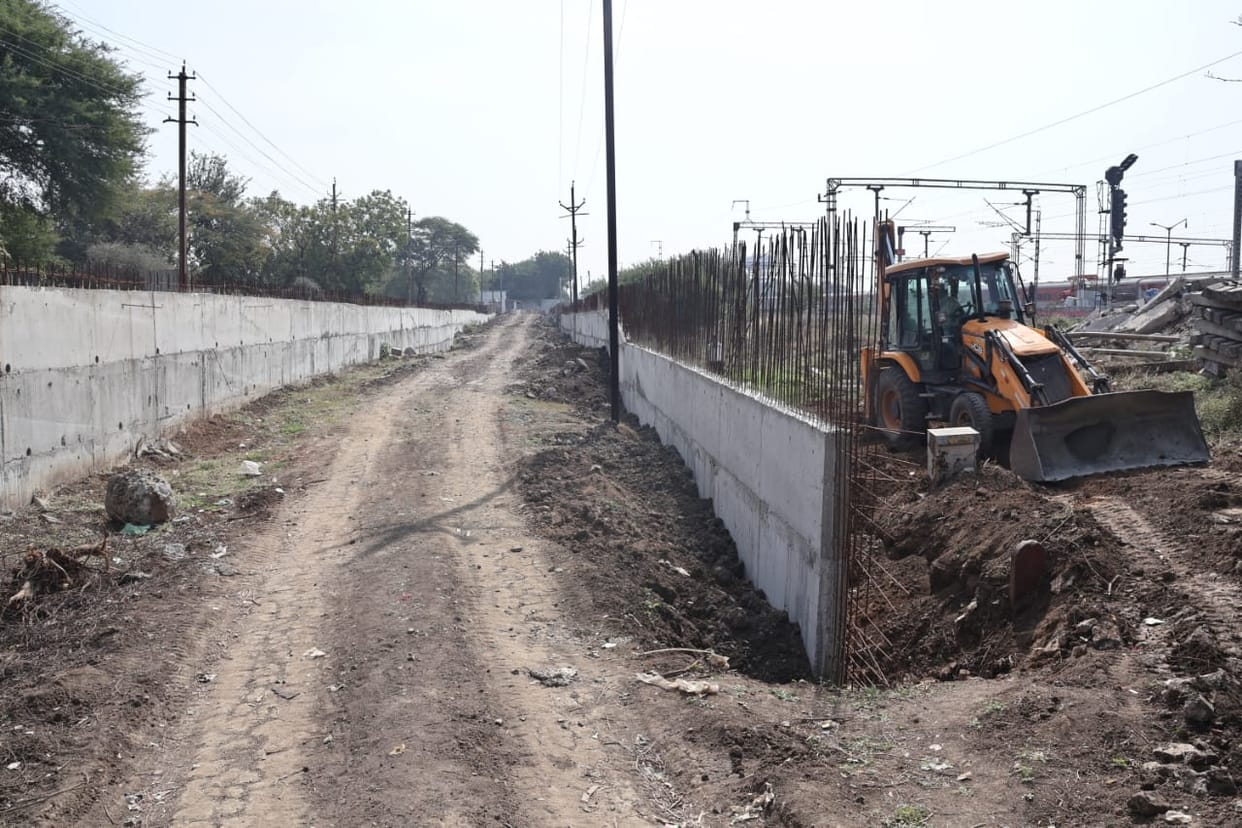 Indore: Indore's Lakshmibai Nagar station work begins, platform expanded, train stoppages will increase.