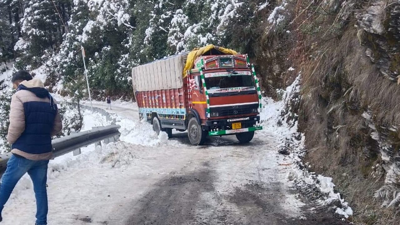 Uttarakhand Weather Update Today: IMD Rain and Snowfall Alert in Kedarnath, Badrinath, Gangotri and Yamunotri