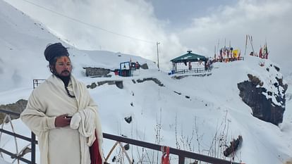 आसमान से बरसी नेमत: चारधाम समेत पर्यटन स्थालों पर बर्फबारी, खूबसूरत वादियों का दिखा मनमोहक नजारा, तस्वीरें Uttarakhand Weather Fresh Snowfall at tourist places including Chardham beautiful view
