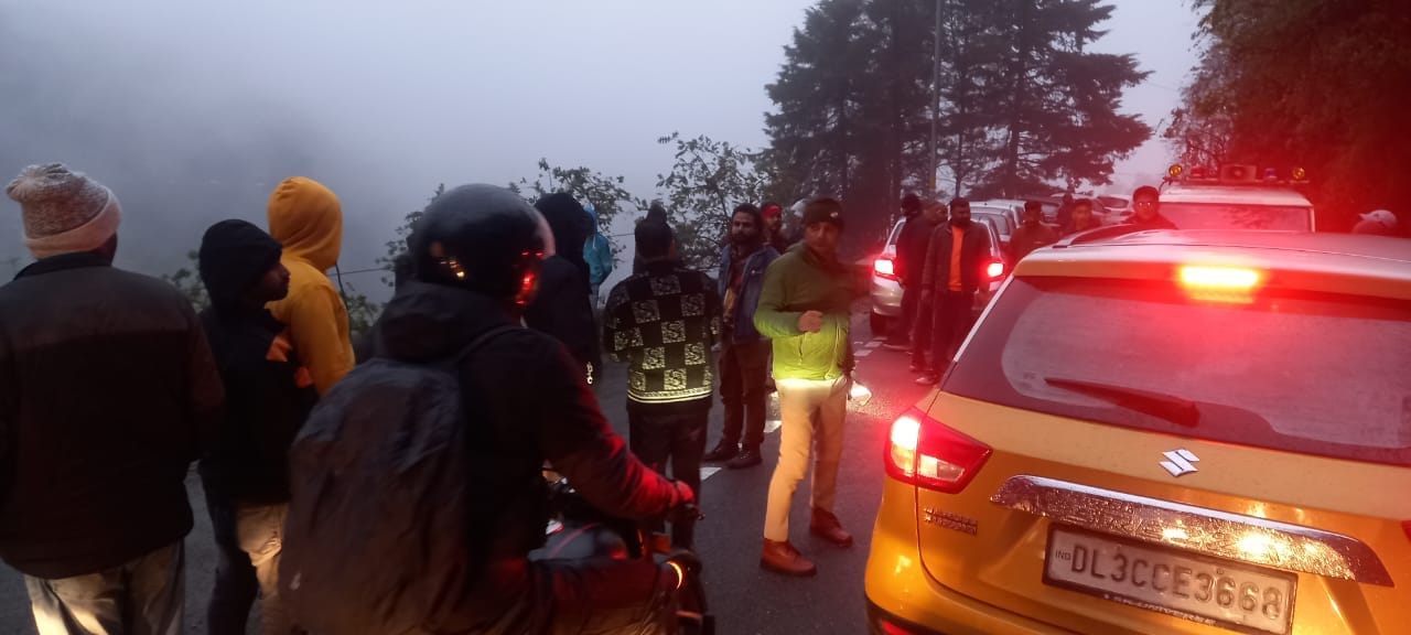 Uttarakhand Snowfall Tourist Crowd in Mussoorie Chakrata held Huge traffic jam Photos