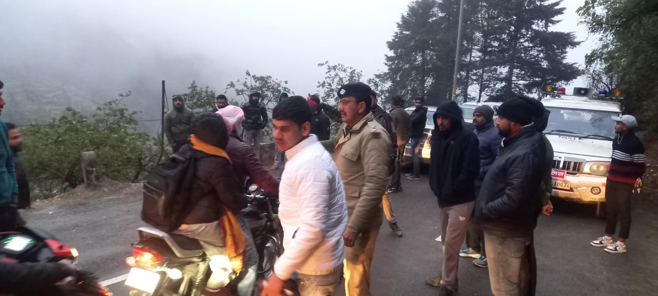 Uttarakhand Snowfall Tourist Crowd in Mussoorie Chakrata held Huge traffic jam Photos