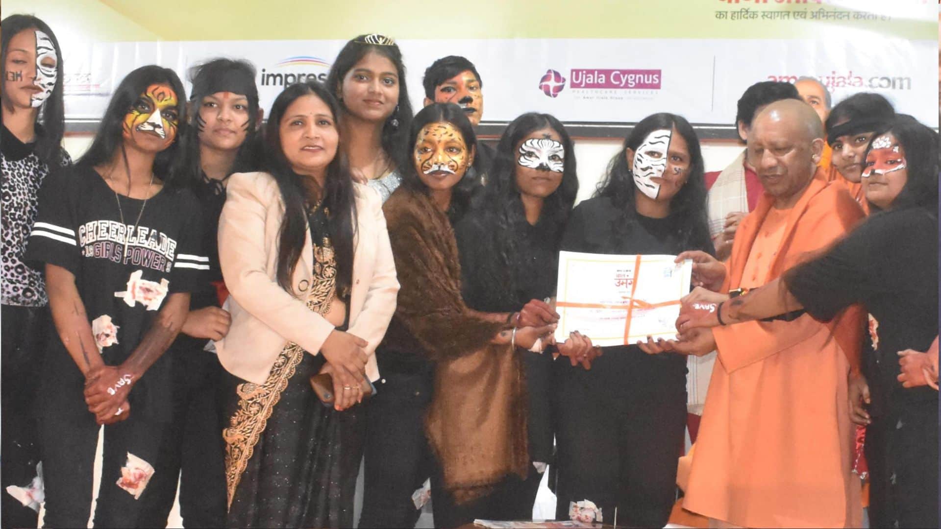 CM Yogi said in Amar Ujala Samman ceremony - Global warming is a big threat